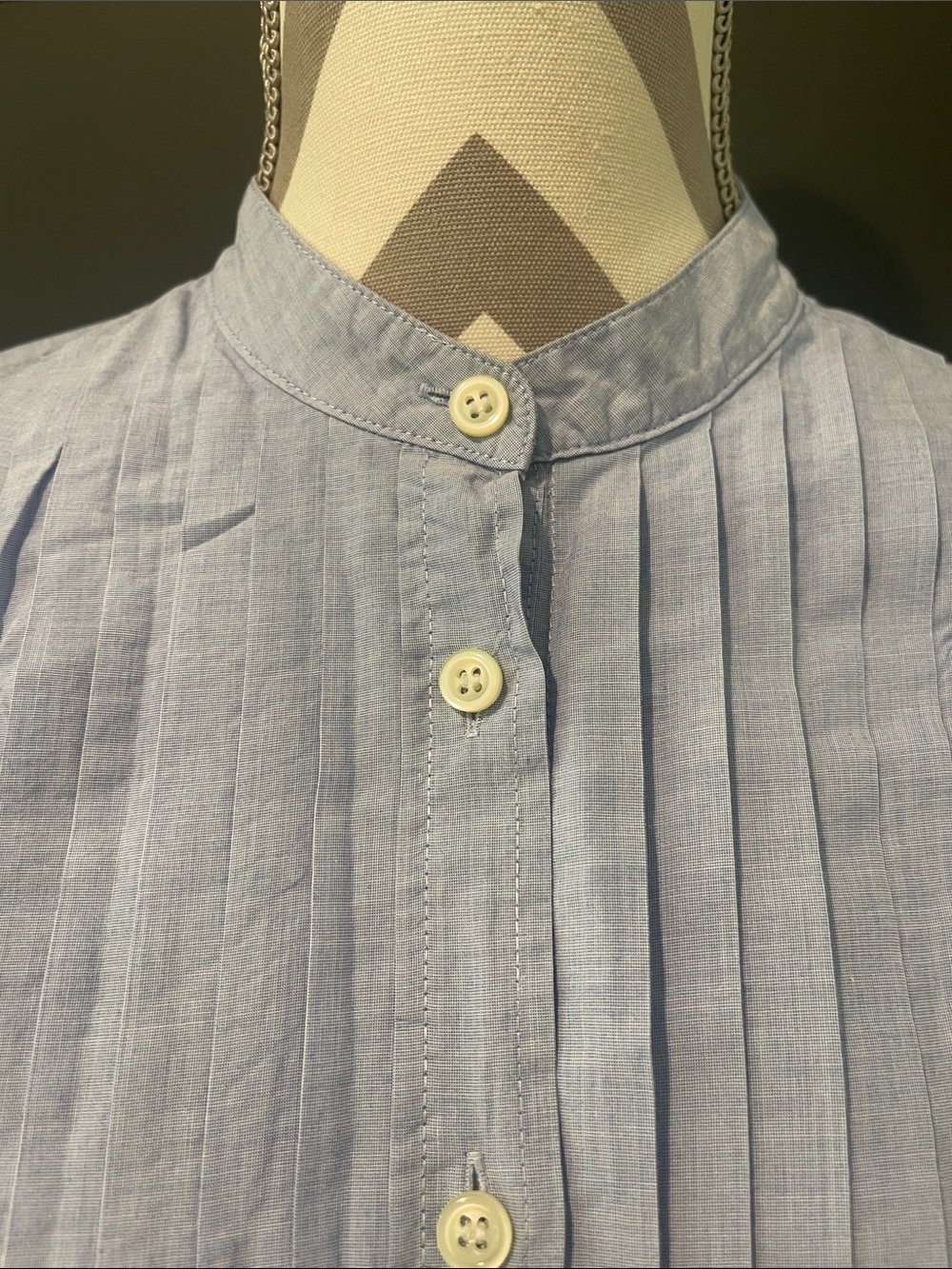 J.Crew Pleated Classic Cotton Button Down Shirt In Light Blue Size M - Picture 2 of 7